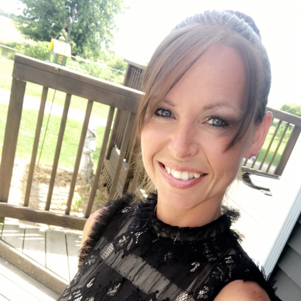 Meet your Posher, Courtney